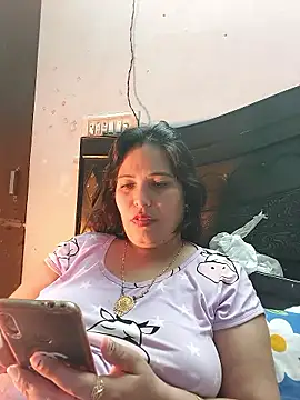 Poojabhabi101 Chat XXX in diretta