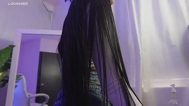 miagomezweb1's Live XXX Chat