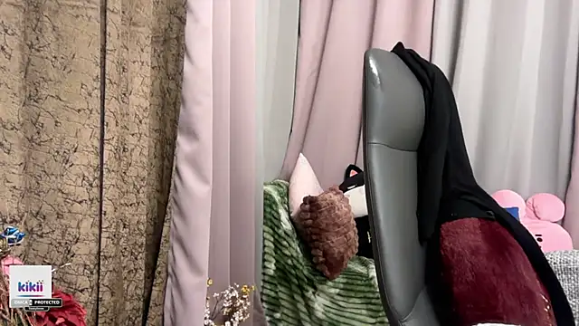 Chatroom XXX en direct de Saasybooo