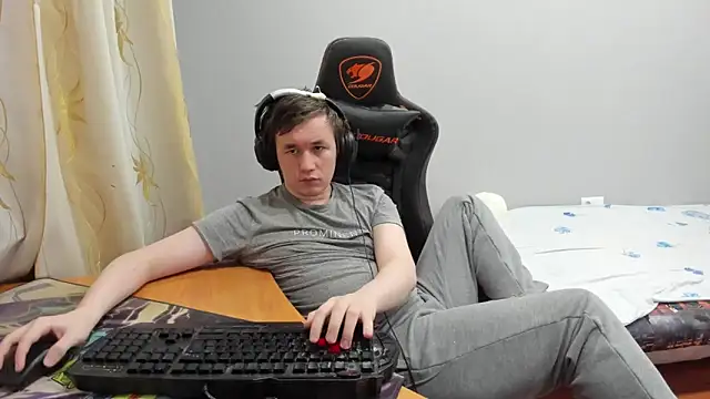 iliaskrislove Chat XXX live