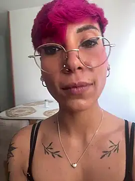 Chat +18 de MiaMorgan_ ao vivo