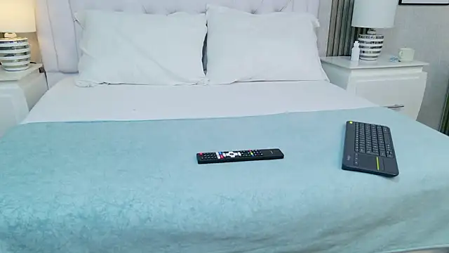 ZoeKrug 现场XXX聊天