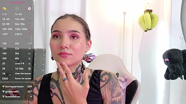 Chat +18 de sara_queen10 ao vivo