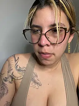 Chat XXX ao vivo de -Miaa_