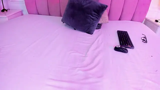 Chat +18 de Celina_Kyle1 ao vivo