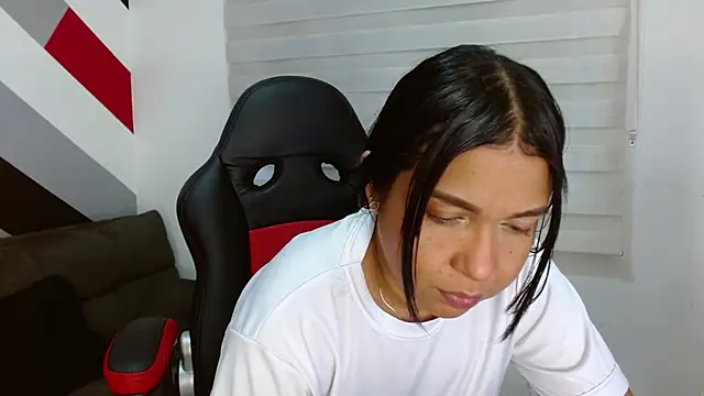 AliceSmity_'s Live XXX Chat