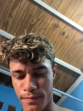 meliodas_23cm's Live XXX Chat