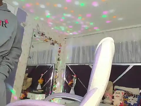 Santy_bigcock_01 Chat XXX live