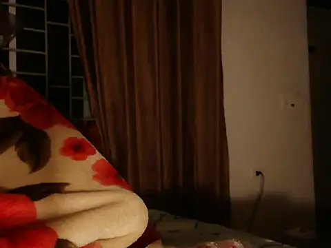 nhi_miranda Adlı Modelin Canlı XXX Sohbeti