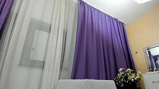 Онлайн чат XXX NayaNoirX