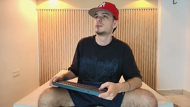 IM_BULL élő XXX-chatje