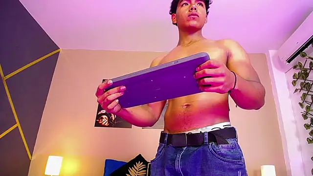 DanielHaloran live XXX chat