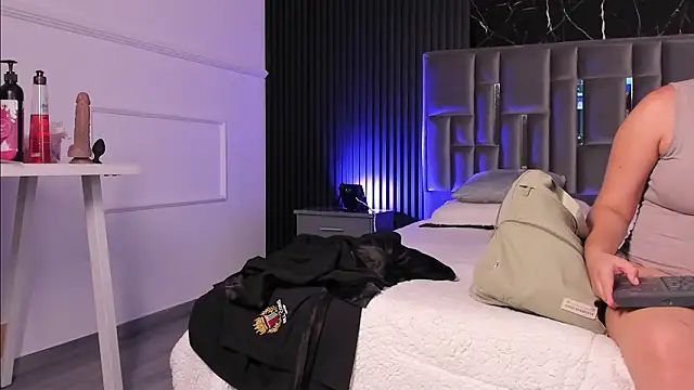 Liiahfontaine élő XXX-chatje