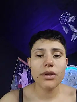 Chat +18 de girl_intense444 ao vivo