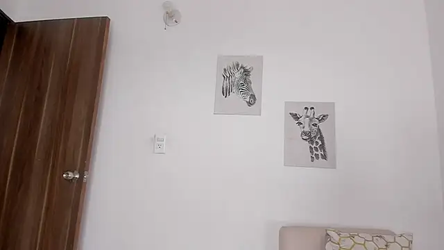 Hanna_Risso Chat XXX in diretta