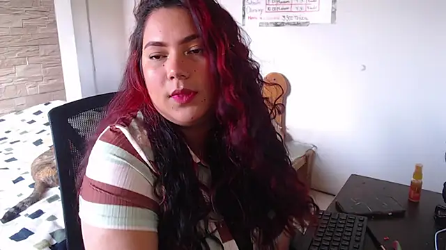 girl_milk2's Live XXX Chat