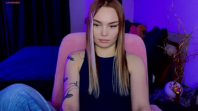 KitsyMoore Chat XXX in diretta