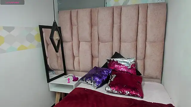 Issa_Milf__'s Live XXX Chat