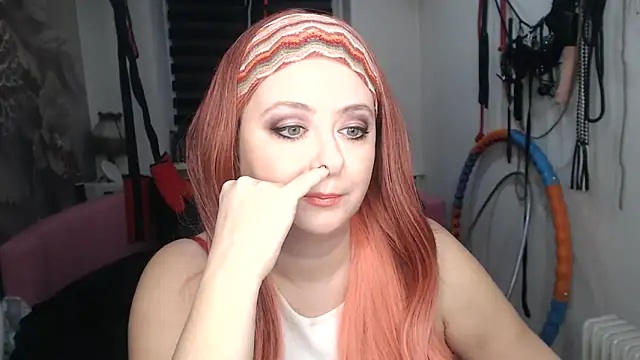 MISSwithDOLLS – Naživo XXX chat