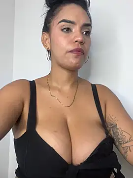 Sara-77's Live XXX Chat