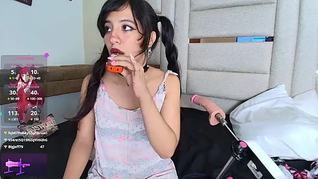 Онлайн чат XXX LittlePeach_