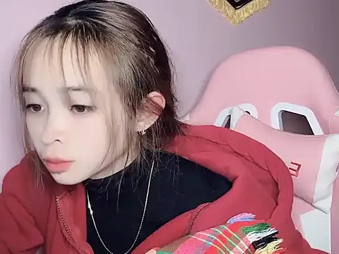 Emily031 Live XXX-Chat