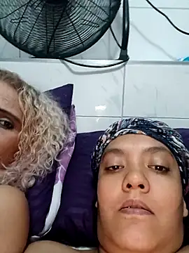 2Juicy_pussy 现场XXX聊天