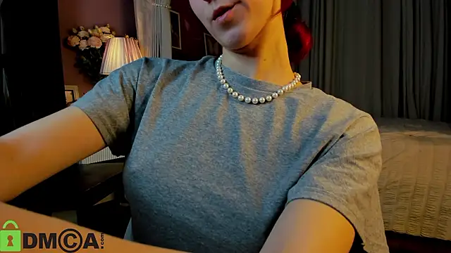 Dearly_Emily Adlı Modelin Canlı XXX Sohbeti