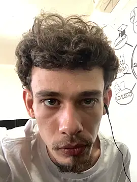 Pytergreensex 现场XXX聊天