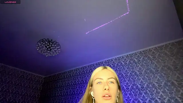 Genniys_ Adlı Modelin Canlı XXX Sohbeti