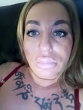 MiaMooly's Live XXX Chat