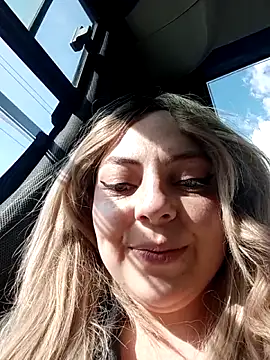 madelaine-'s Webcam Show