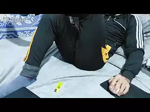 yazin19's Live XXX Chat