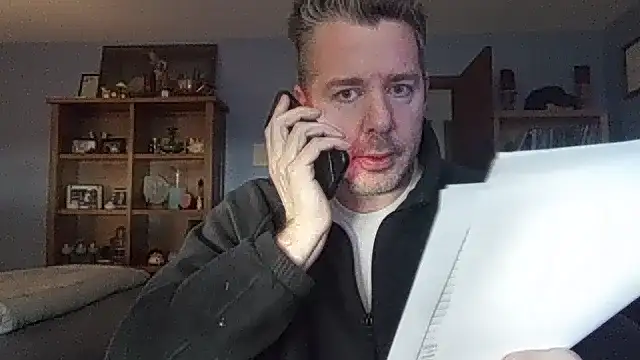 chrisw8140: διαδικτυακό σόου στην κάμερα