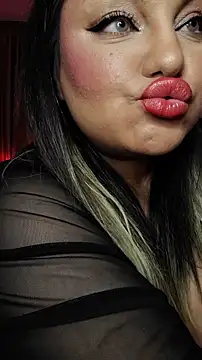 LarissaQuinn élő XXX-chatje