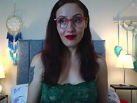 IberianMoonMK Show in webcam