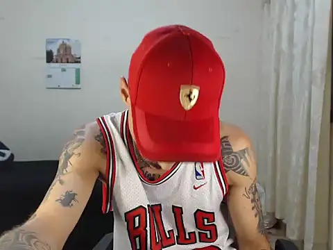 emiliano_hottt 即時 XXX 聊天