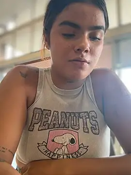 Kaily_Sweet16 élő XXX-chatje