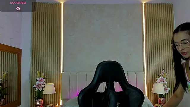 ZOEBARLOWE's Live XXX Chat