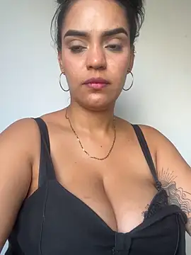 Sara-77 élő XXX-chatje