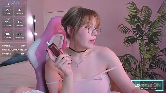 Chat +18 de Colleen_Blake ao vivo