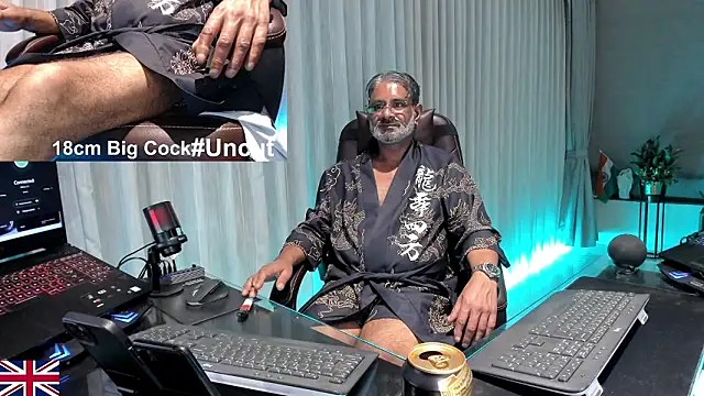 OnlineBossUK's Live XXX Chat