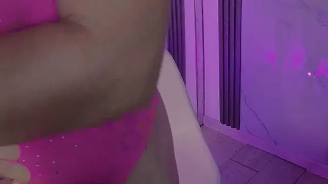 CandyQueenGold 即時 XXX 聊天