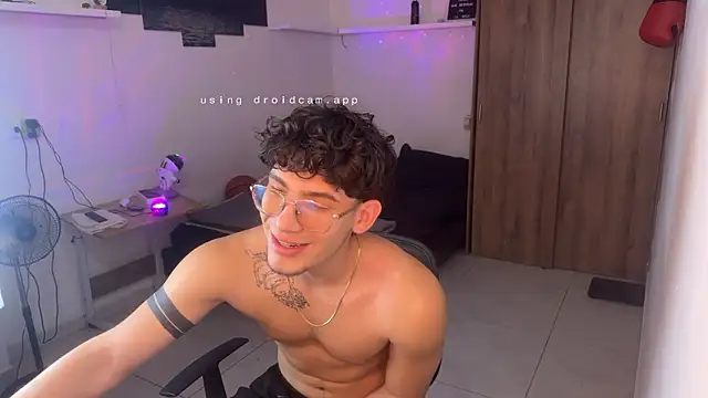 Kisan_Smith's Live XXX Chat