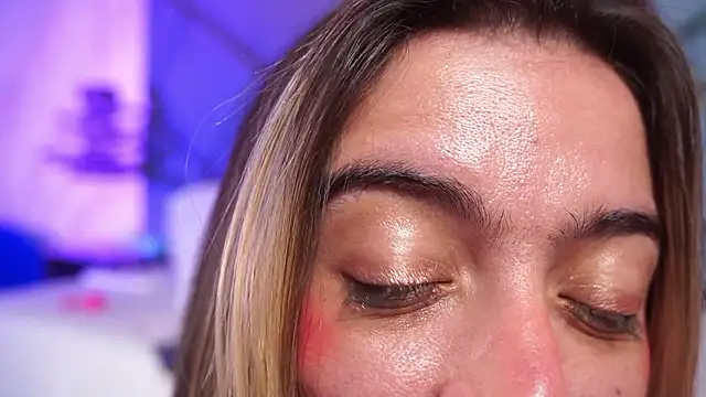 ammy_durand Adlı Modelin Canlı XXX Sohbeti