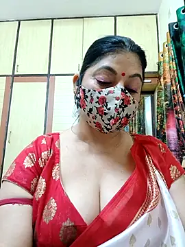 Ratna-777 Chat XXX in diretta