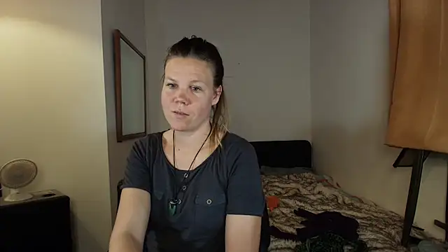 CallMeMaria Adlı Modelin Canlı XXX Sohbeti