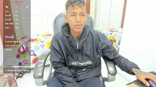 Rory_castro's Live XXX Chat