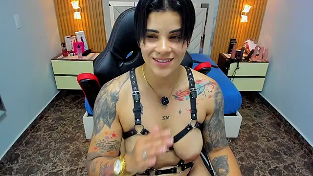 KAROLLJONES1 élő XXX-chatje