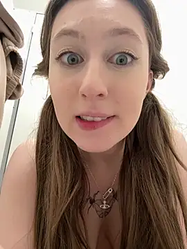 FroggyAnna's Live XXX Chat